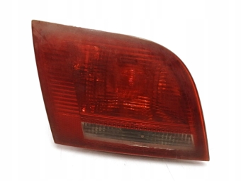 LAMPA KLAPY LEWY TYŁ AUDI A3 8PA SPORTBACK 8P4945093B