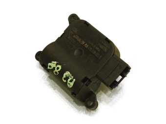 SILNICZEK NAGRZEWNICY AUDI A3 8PA 1.9 TDI 0132801345