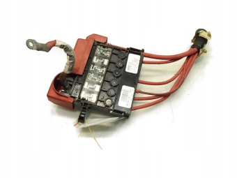 ROZDZIELACZ PRĄDU SKRZYNKA MODUŁ RENAULT MEGANE IV 1.2 TCE 241143738R