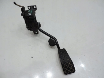 Potencjometr Gazu Audi A4 B7 2.0 Tdi 8E2721523E