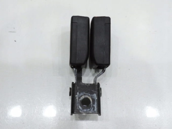 Zapinki Pasa Środkowy Tył Opel Insignia