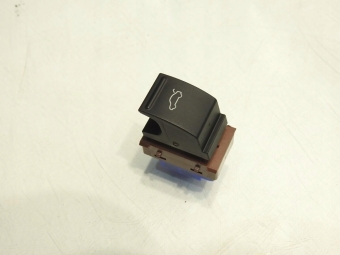 PRZYCISK OTWIERANIA KLAPY VW PASSAT B7 3AA959831