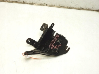 UCHWYT MOCOWANIE ZBIORNICZKA SPRYSKIWACZY VW PASSAT B7 3C0815948