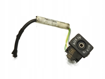 GNIAZDO AUX VW SHARAN II 7N1970212