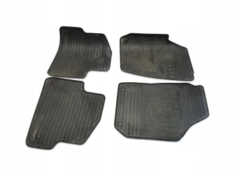 DYWANIKI CHODNICZKI GUMOWE SKODA FABIA II 5J1862436