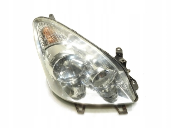 LAMPA PRAWY PRZÓD TOYOTA COROLLA VERSO II P7105R
