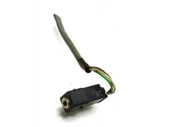 GNIAZDO AUX VOLVO XC60 I 30657961