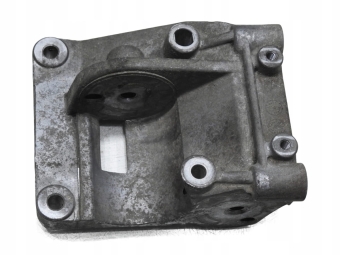 Łapa Mocowanie Sprężarki Volvo V50 2.5 T5