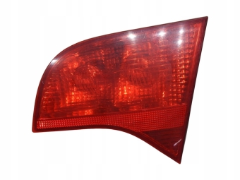 Lampa Prawa Tylna Tył Klapy Audi A4 B7 Avant