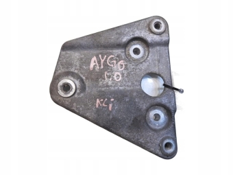 Łapa Mocowanie Sprężarki Toyota Aygo I 1.0