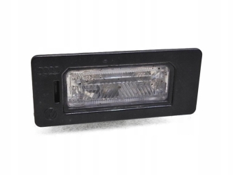 LAMPKA TABLICY REJESTRACYJNEJ AUDI A4 B8 AVANT