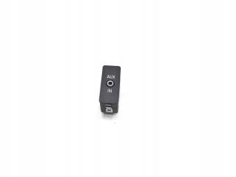 GNIAZDO AUX MINI ONE II R56 6930561