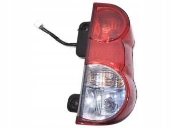 LAMPA PRAWA TYLNA TYŁ NISSAN NV200