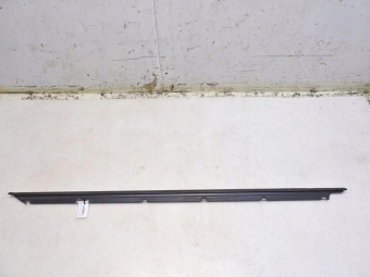 LISTWA ZGARNIAJĄCA PRAWY PRZÓD VW GOLF V PLUS 5M0839477