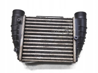 CHŁODNICA INTERCOOLER PRAWA AUDI A4 B7 2.0 TFSI 8E0145806M 3230257