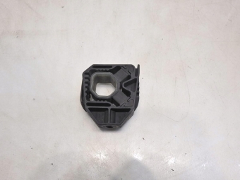 UCHWYT MOCOWANIE CHŁODNICY INTERCOOLERA AUDI A3 8P 1Z0121367B