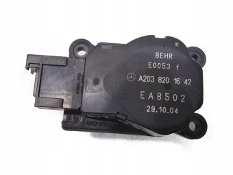 SILNICZEK NAGRZEWNICY MERCEDES W203 LIFT A2038201642 EAB502