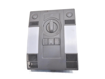 LAMPKA OŚWIETLENIE KABINY PANEL AUDI A8 D3 4E0907135A 4E0910135A