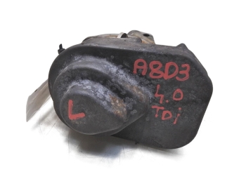 PRZEPUSTNICA LEWA AUDI A8 D3 4.0 V8 TDI 057128063