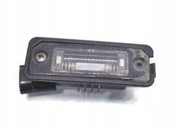 LAMPKA TABLICY REJESTRACYJNEJ VW GOLF V 1J6943021B