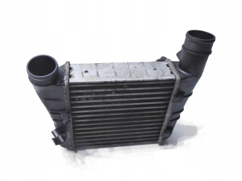 CHŁODNICA INTERCOOLER LEWA AUDI A4 B7 2.0 TFSI 8E0145805AA 3229440