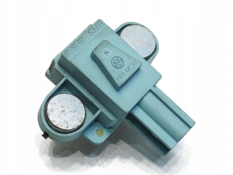 SENSOR UDERZENIOWY PRZÓD AUDI A6 C6 4F0955557