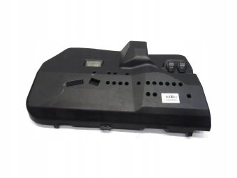 OSŁONA POD KONSOLE PRAWA PORSCHE CAYENNE I 7L5815174