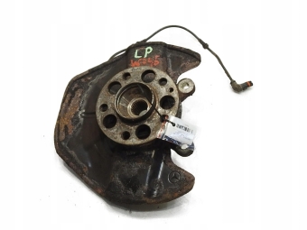 PIASTA ZWROTNICA LEWY PRZÓD Z ABS MERCEDES W245 B180 1.7