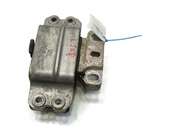 ŁAPA PODUSZKA SKRZYNI VW PASSAT B6 1.9 TDI 3C0199555