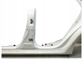 PRÓG SŁUPEK LEWY TYŁ 040 TOYOTA AURIS II