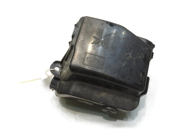 OBUDOWA SKRZYNKI BEZPIECZNIKÓW RENAULT CLIO IV 243804185R
