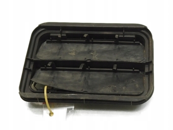 KRATKA WENTYLACYJNA TYŁ RENAULT SCENIC III 7700838358