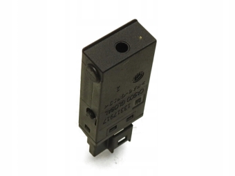 GNIAZDO AUX OPEL ASTRA J 13317917
