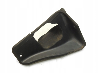 OSŁONA ZAWIASU KLAPY PRAWA AUDI A1 8X 3D 8X3827280