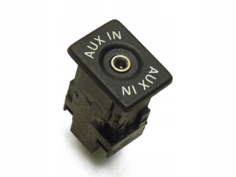 GNIAZDO AUX VW GOLF VI