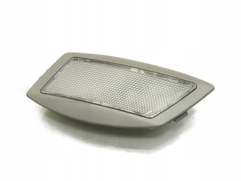 LAMPKA OŚWIETLENIE BAGAŻNIKA LEWA MERCEDES W204 KOMBI A2048205501